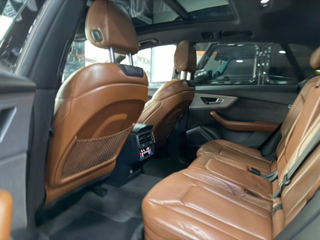 Audi Q8 S line