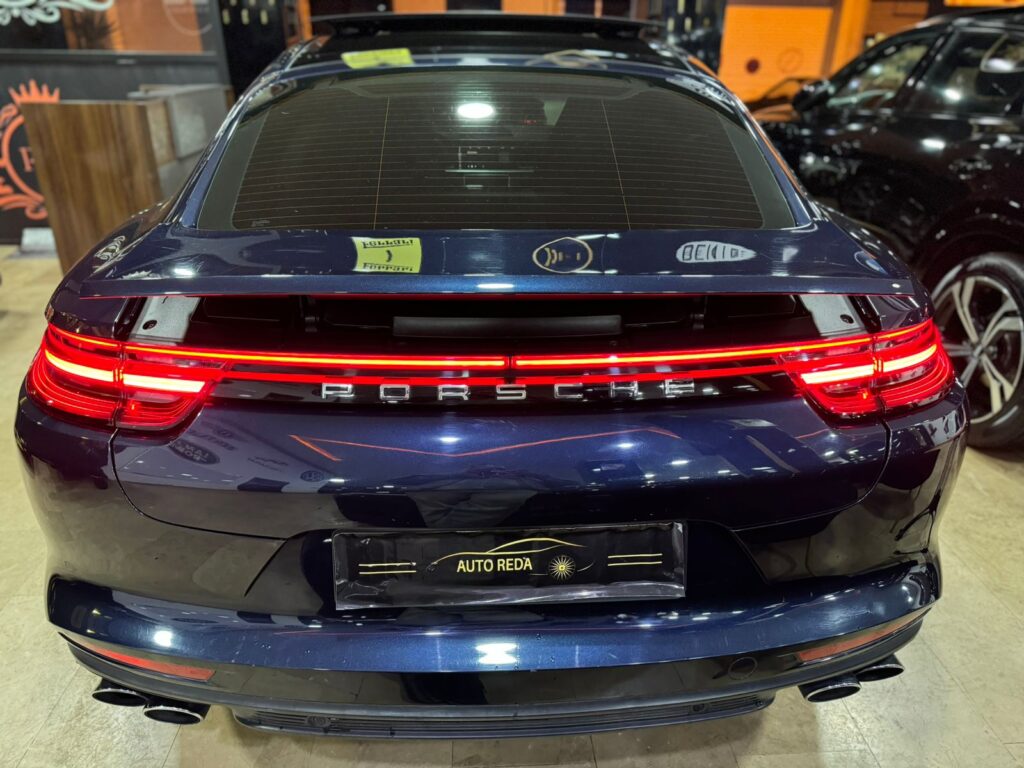 PORSCHE PANAMERA