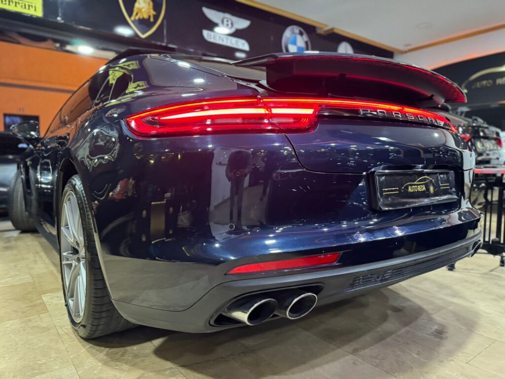 PORSCHE PANAMERA