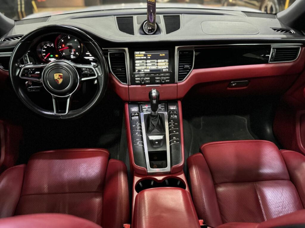 Porsche Macan S