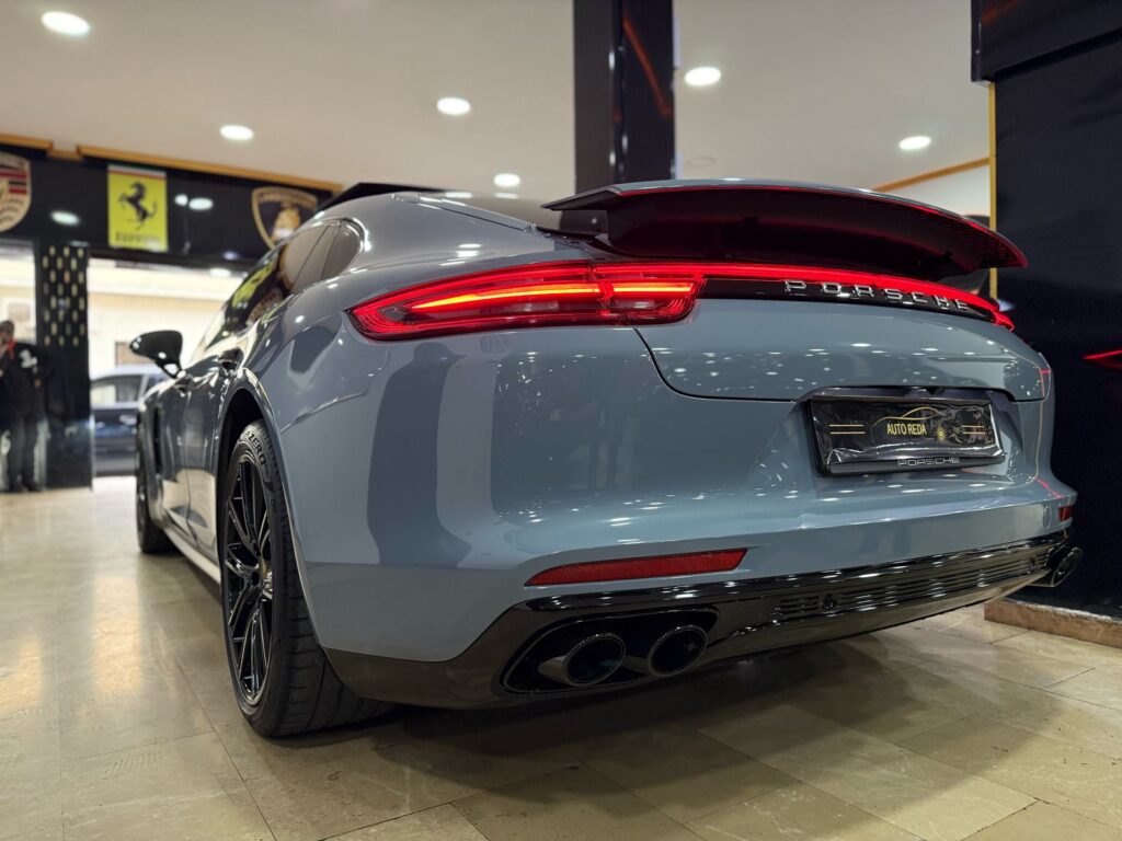 PORSCHE PANAMERA