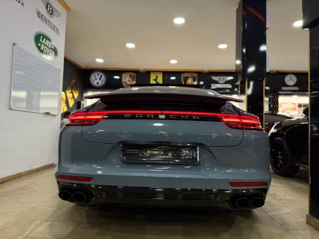 PORSCHE PANAMERA