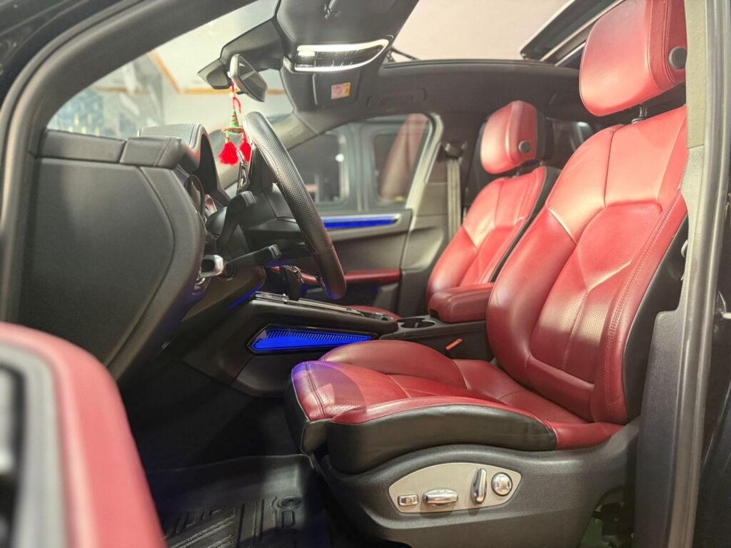 PORSCHE MACAN T