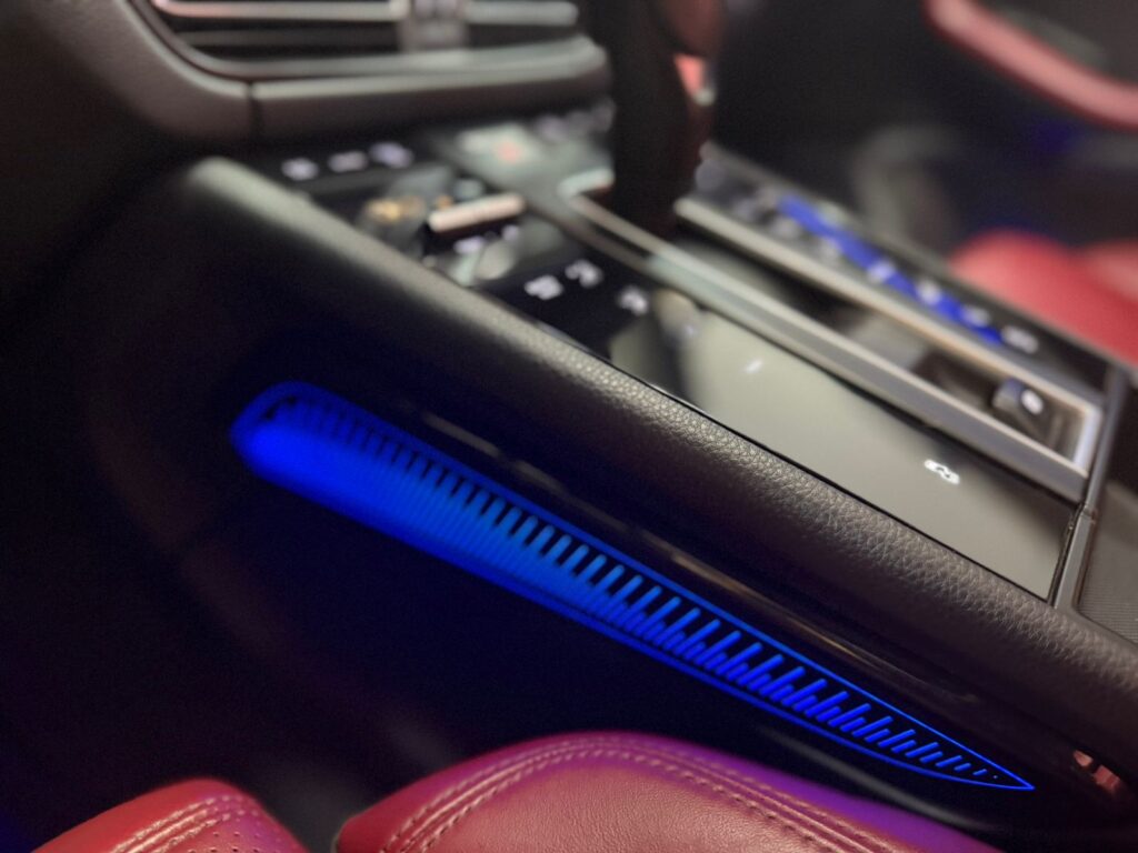 PORSCHE MACAN T