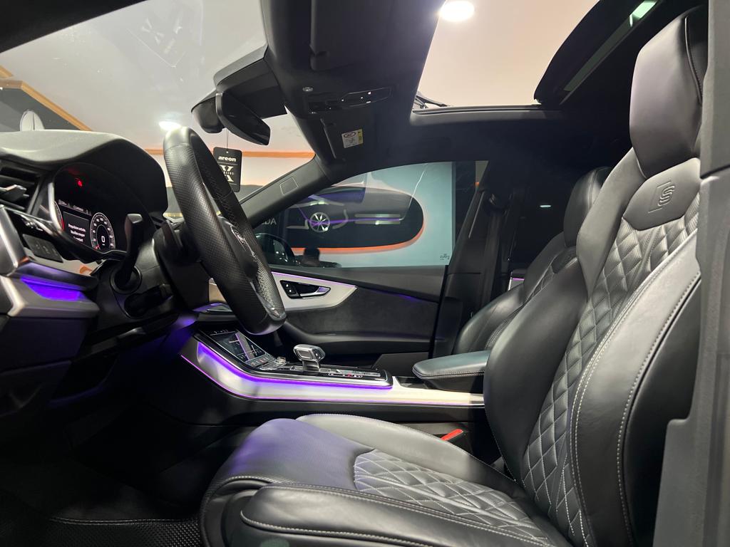 AUDI Q8 S-LINE PLUS