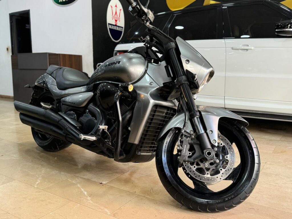 SUZUKI M109R