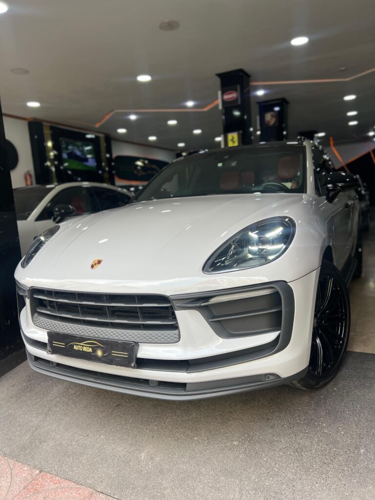 PORSCHE MACAN T