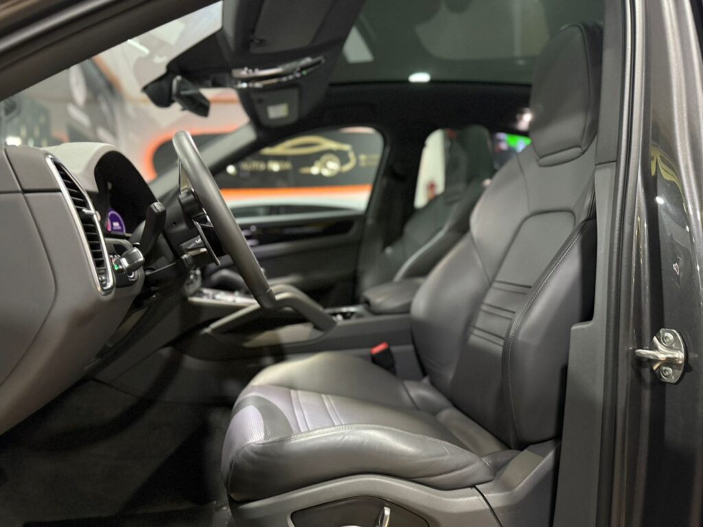 PORSCHE CAYENNE COUPE