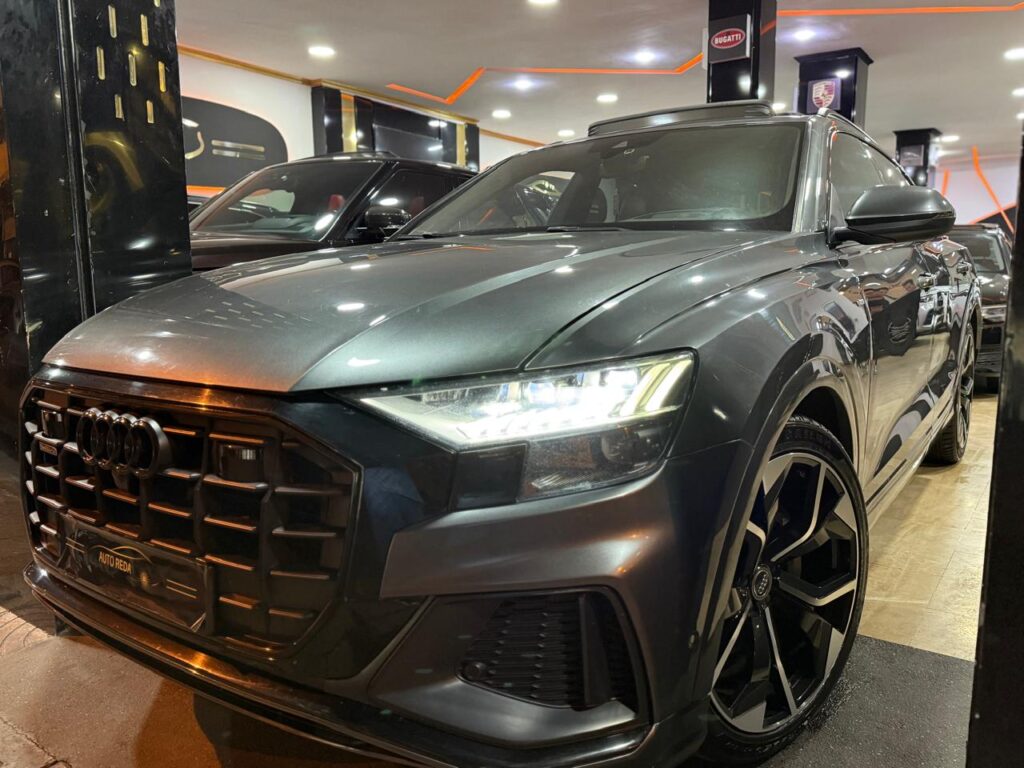 AUDI Q8 S-LINE