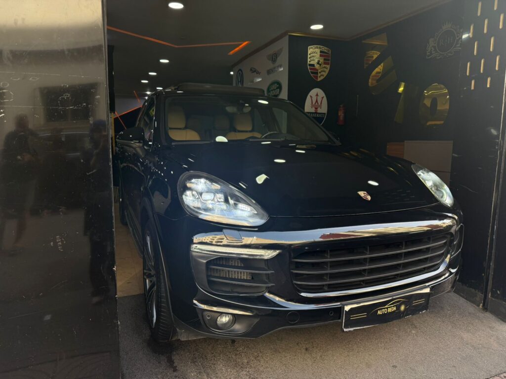 PORSCHE CAYENNE