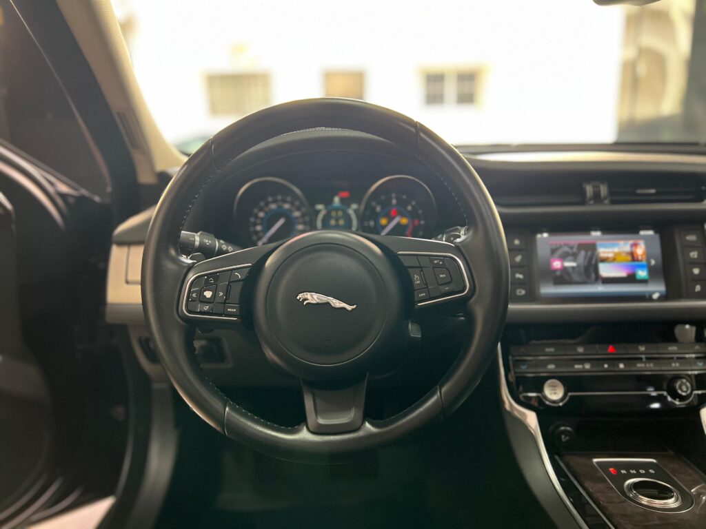JAGUAR XF