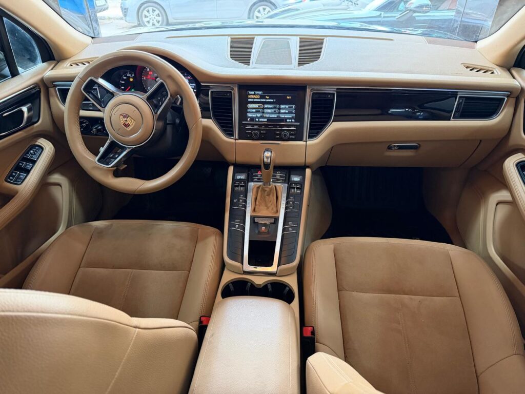 PORSCHE MACAN S