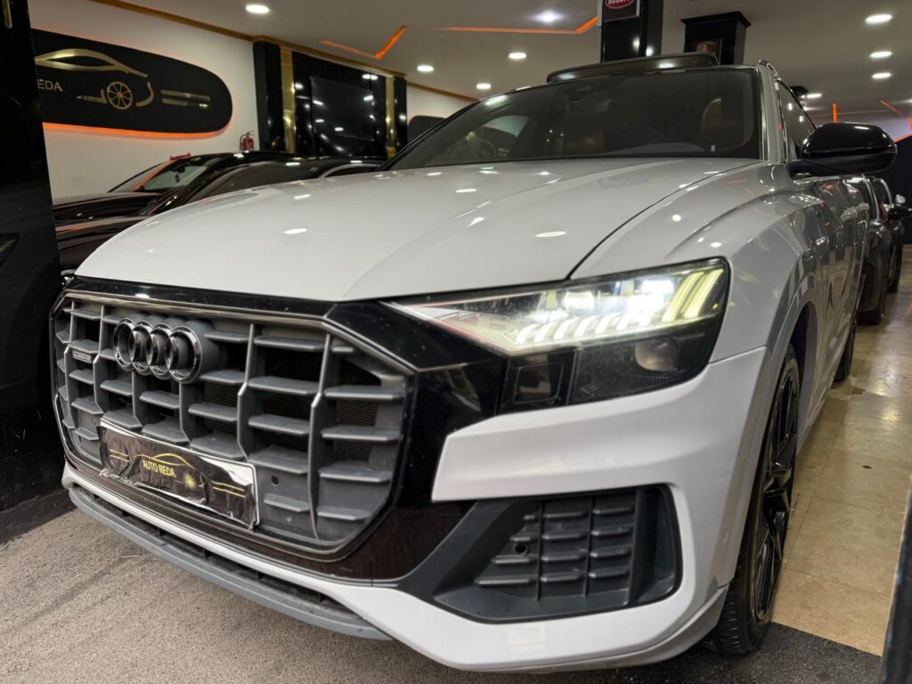 AUDI Q8 S-LINE
