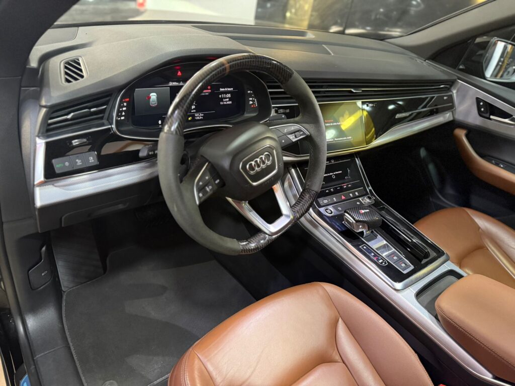 AUDI Q8 S-LINE