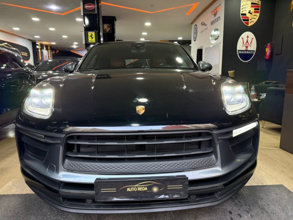 PORSCHE MACAN