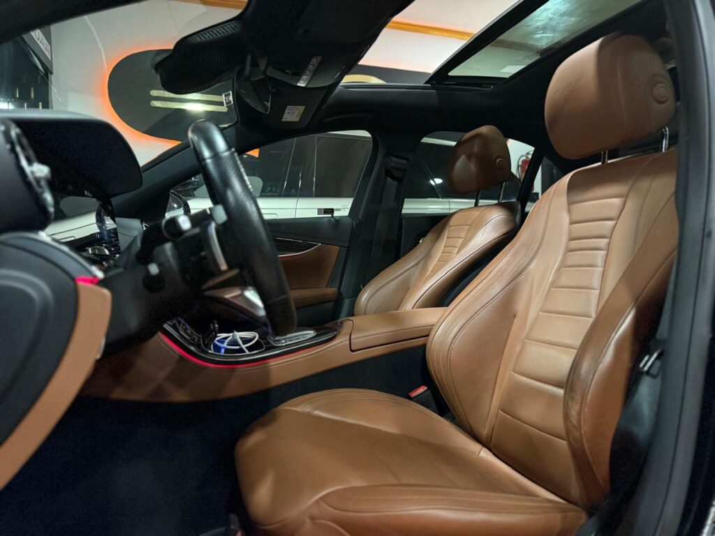 Mercedes-Benz Classe E 220d Pack AMG line plus