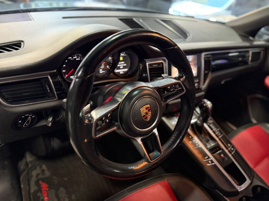 PORSCHE MACAN S