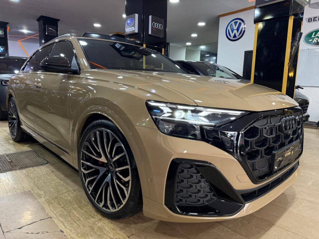 AUDI Q8 S-LINE