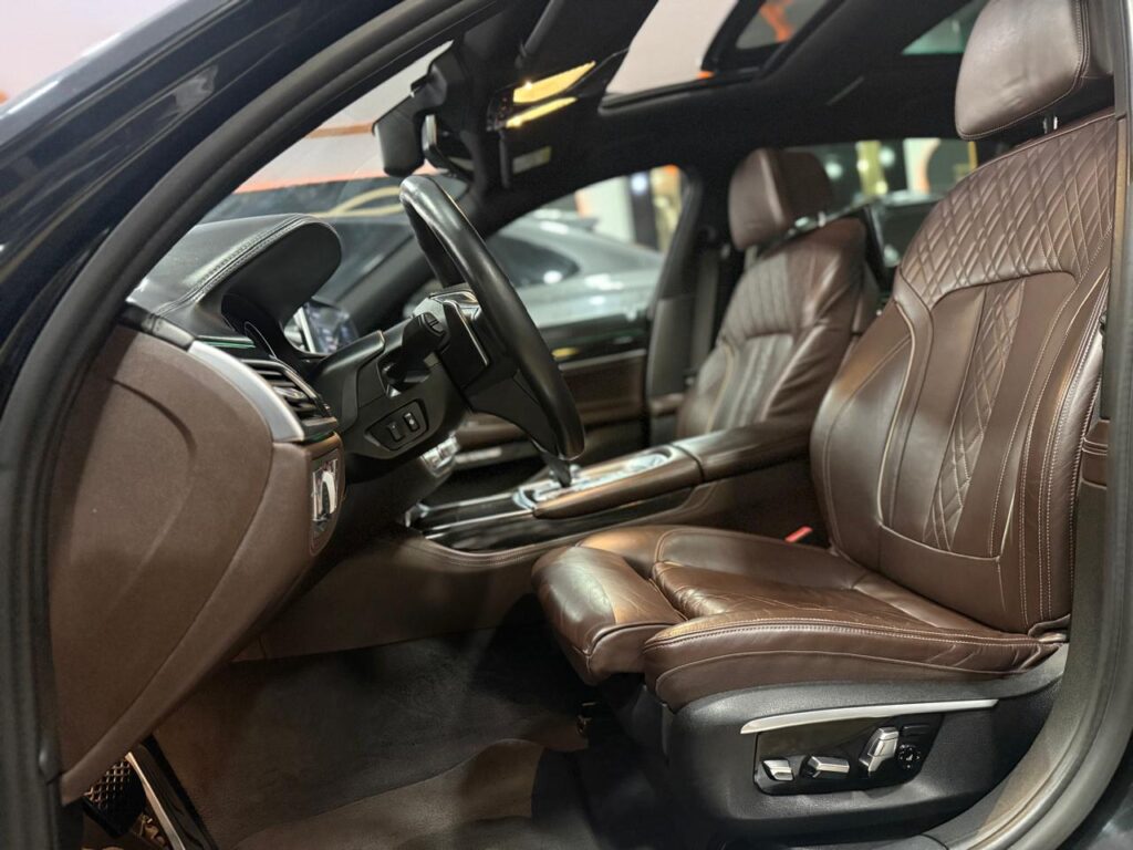 BMW SERIE 740 PACK M