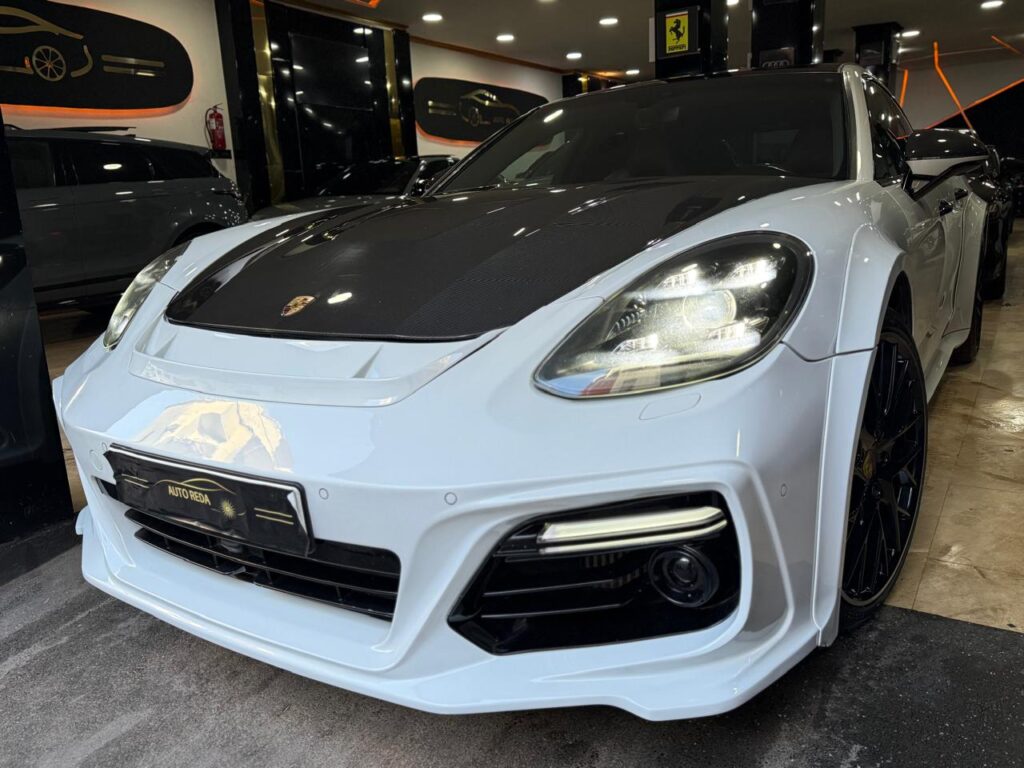 PORSCHE PANAMERA