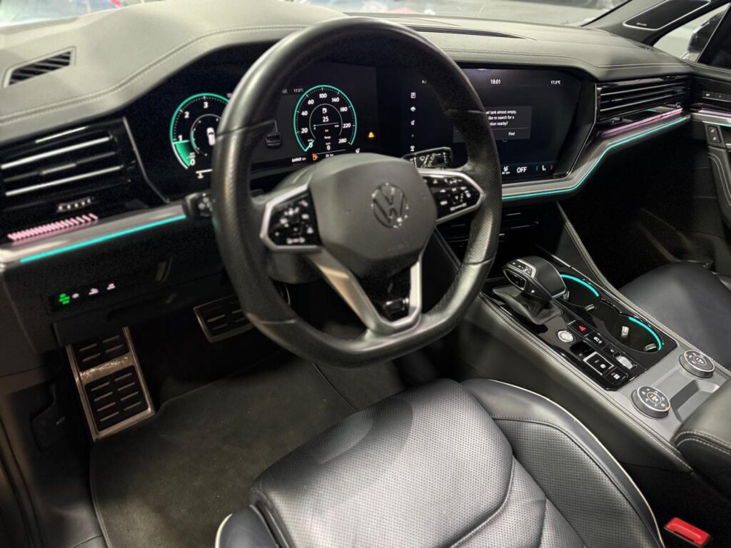  Volkswagen Touareg R LINE