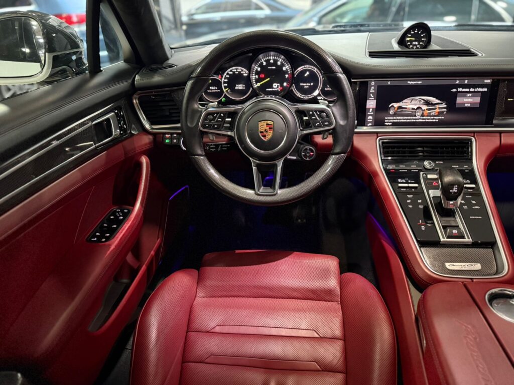PORSCHE PANAMERA
