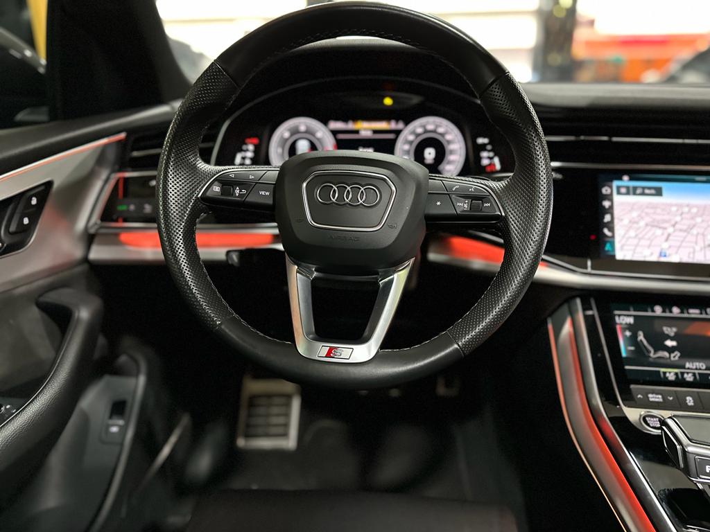 AUDI Q8 S-LINE