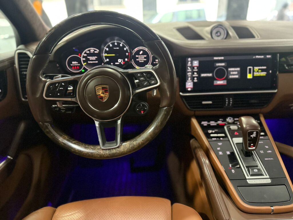 PORSCHE CAYENNE
