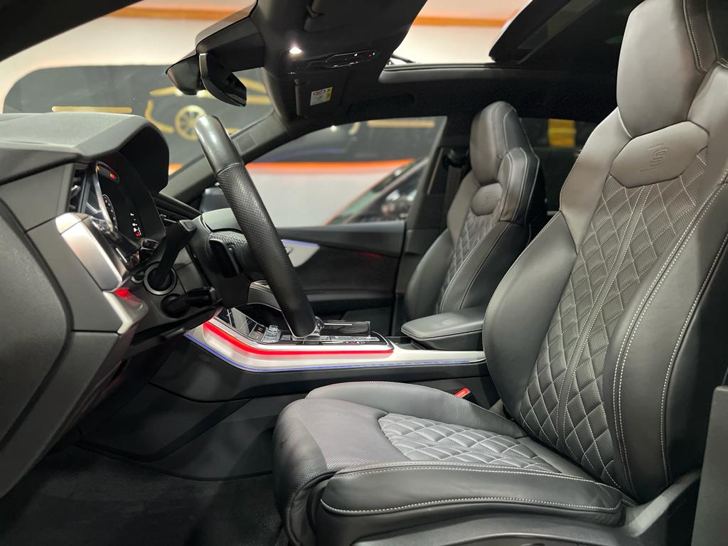 AUDI Q8 S-LINE