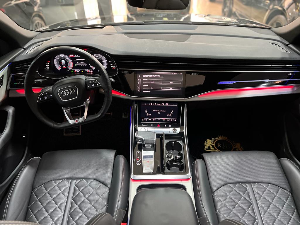 AUDI Q8 S-LINE