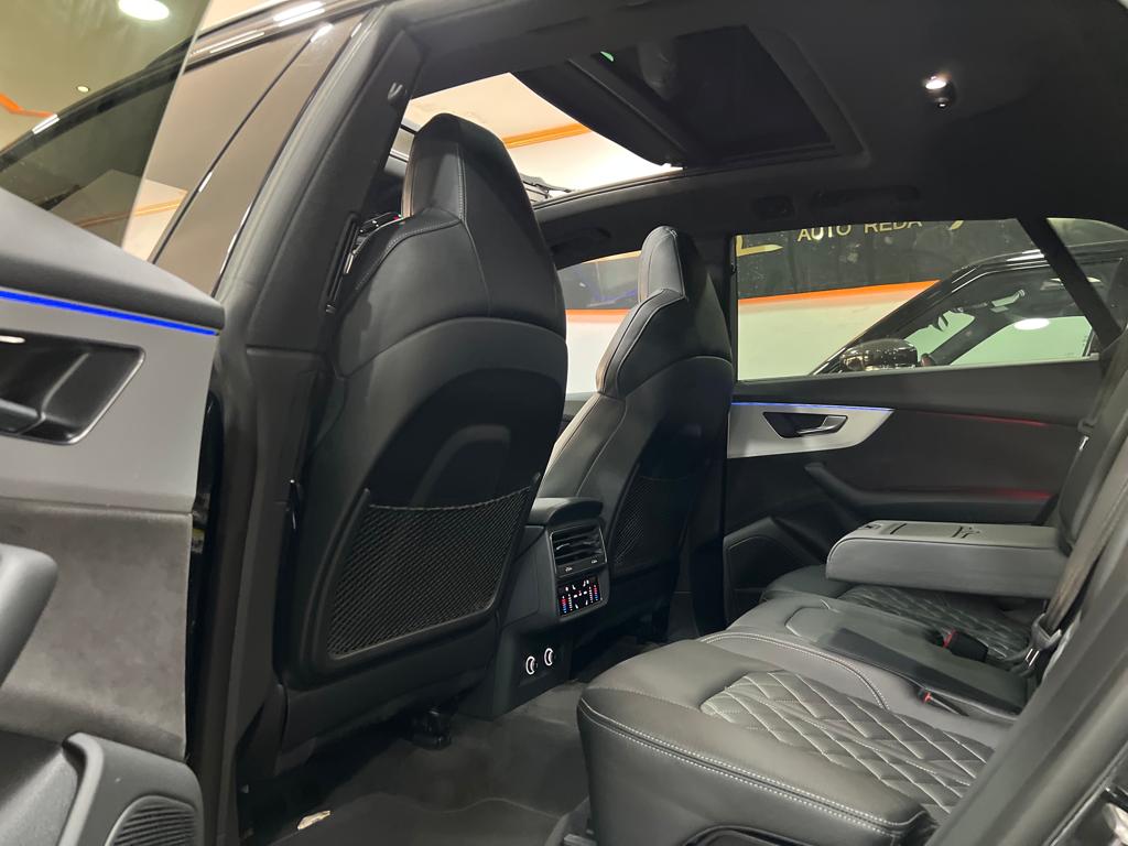 AUDI Q8 S-LINE
