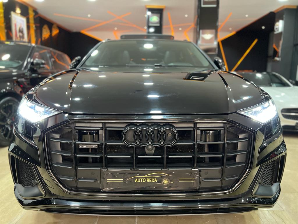 AUDI Q8 S-LINE