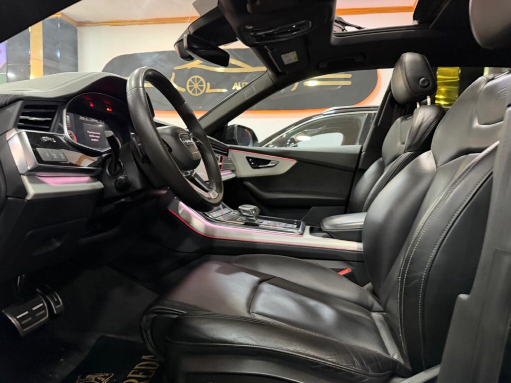 AUDI Q8 S-LINE