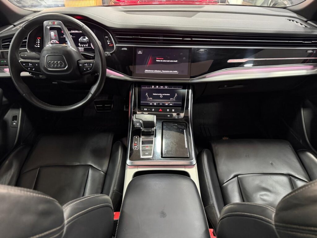 AUDI Q8 S-LINE