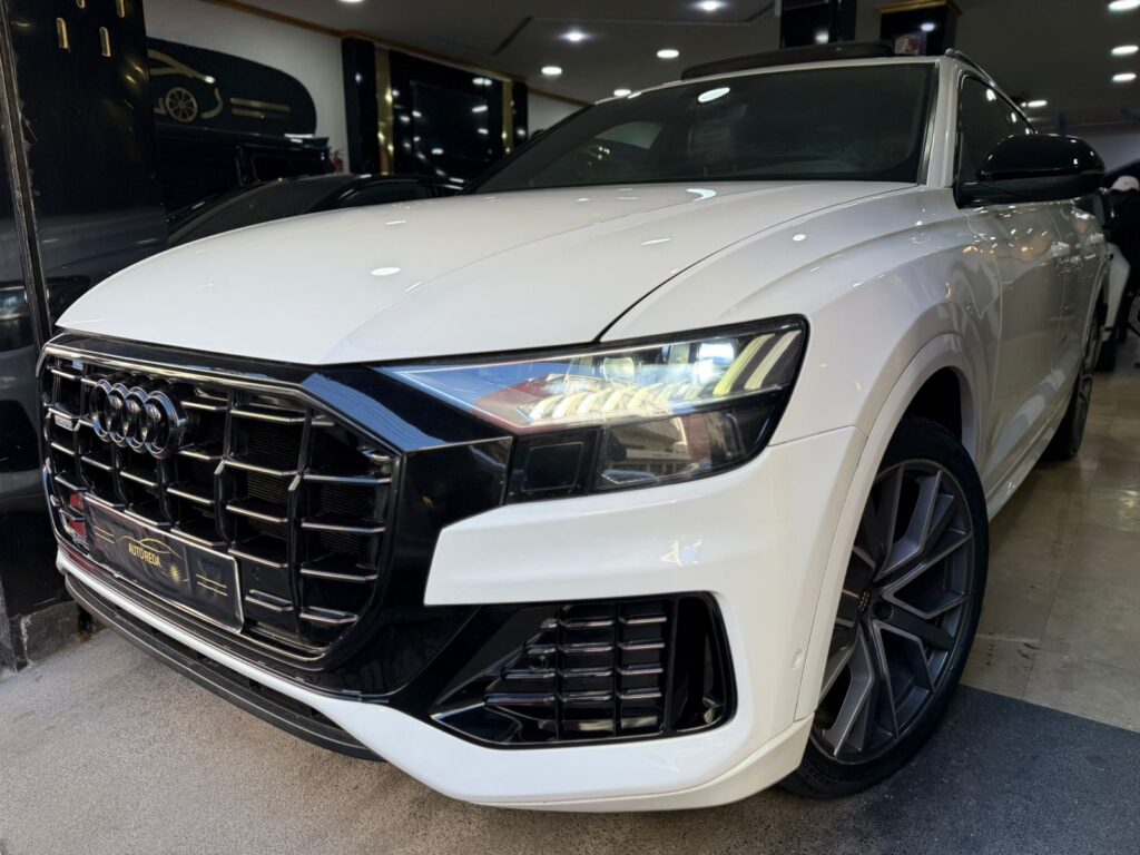 AUDI Q8 S-LINE