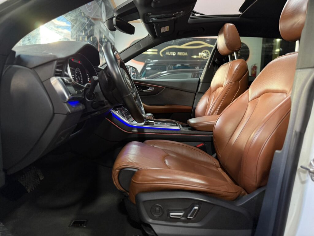 AUDI Q8 S-LINE