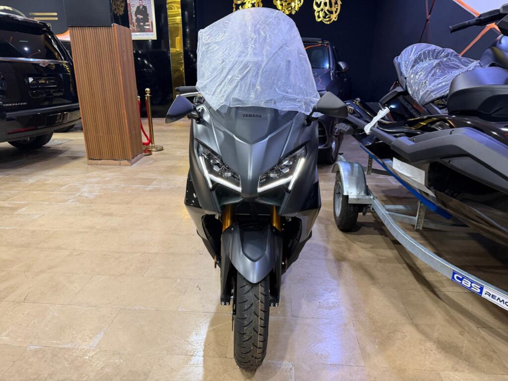 YAMAHA TMAX 560