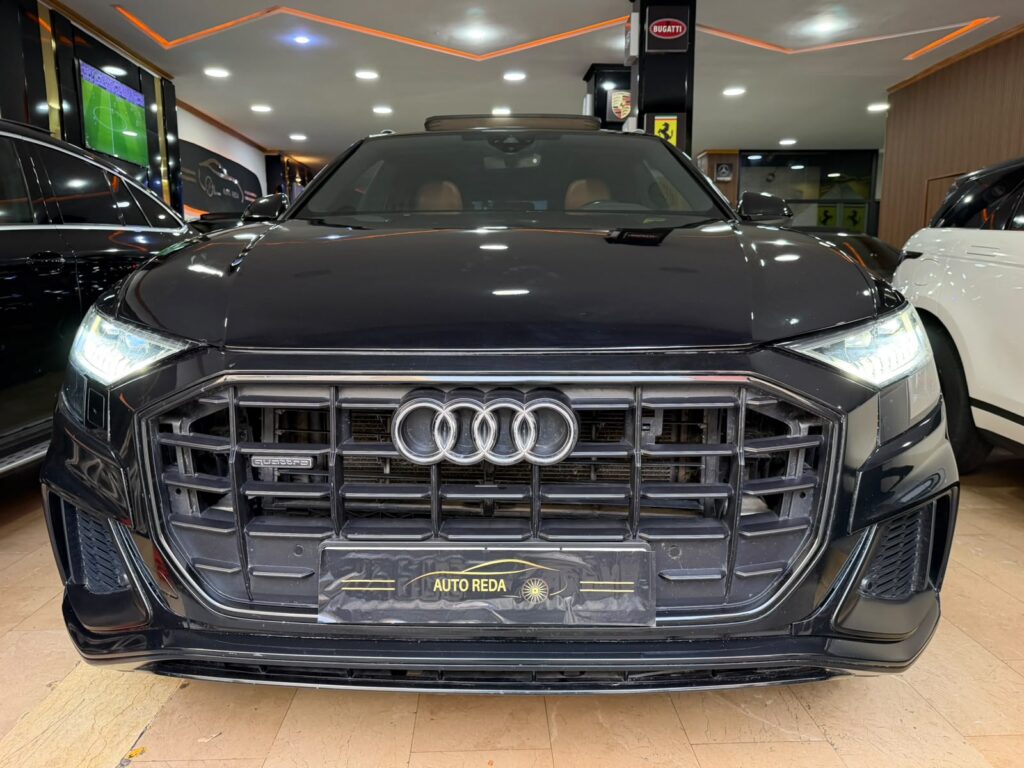 AUDI Q8 S-LINE