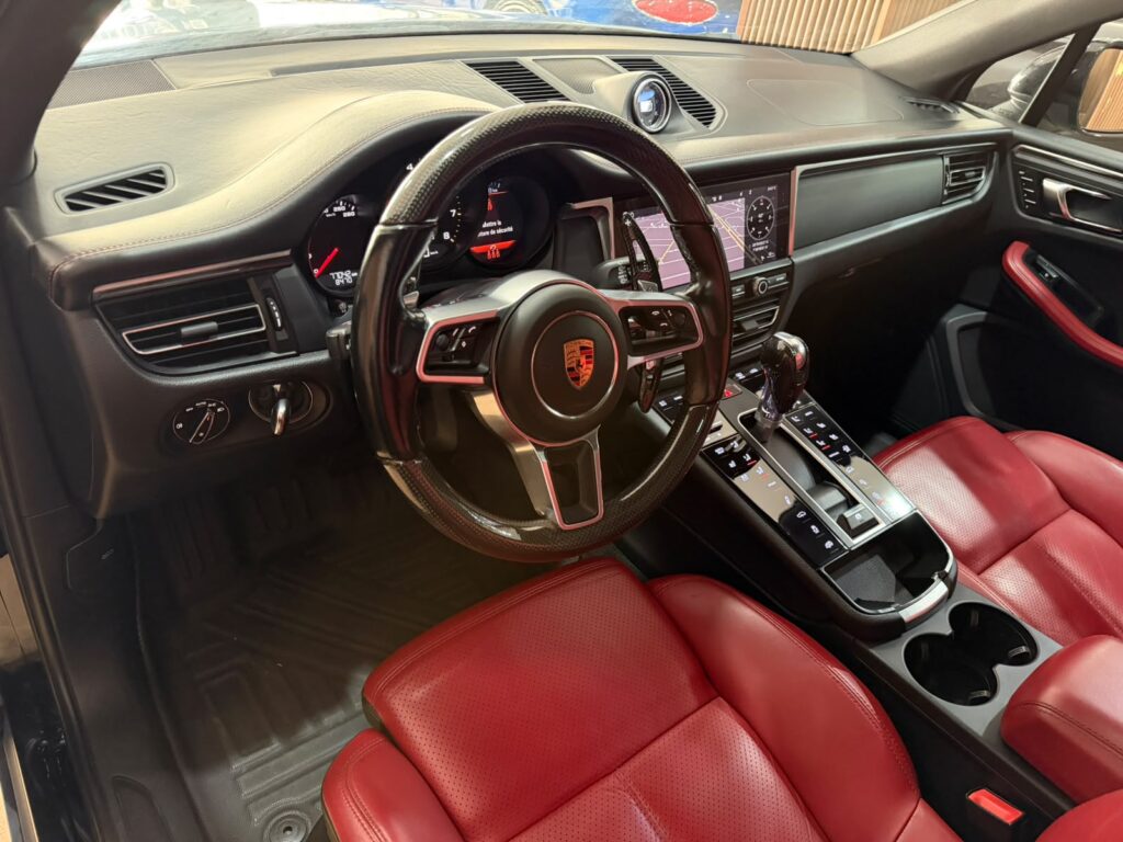 PORSCHE MACAN S