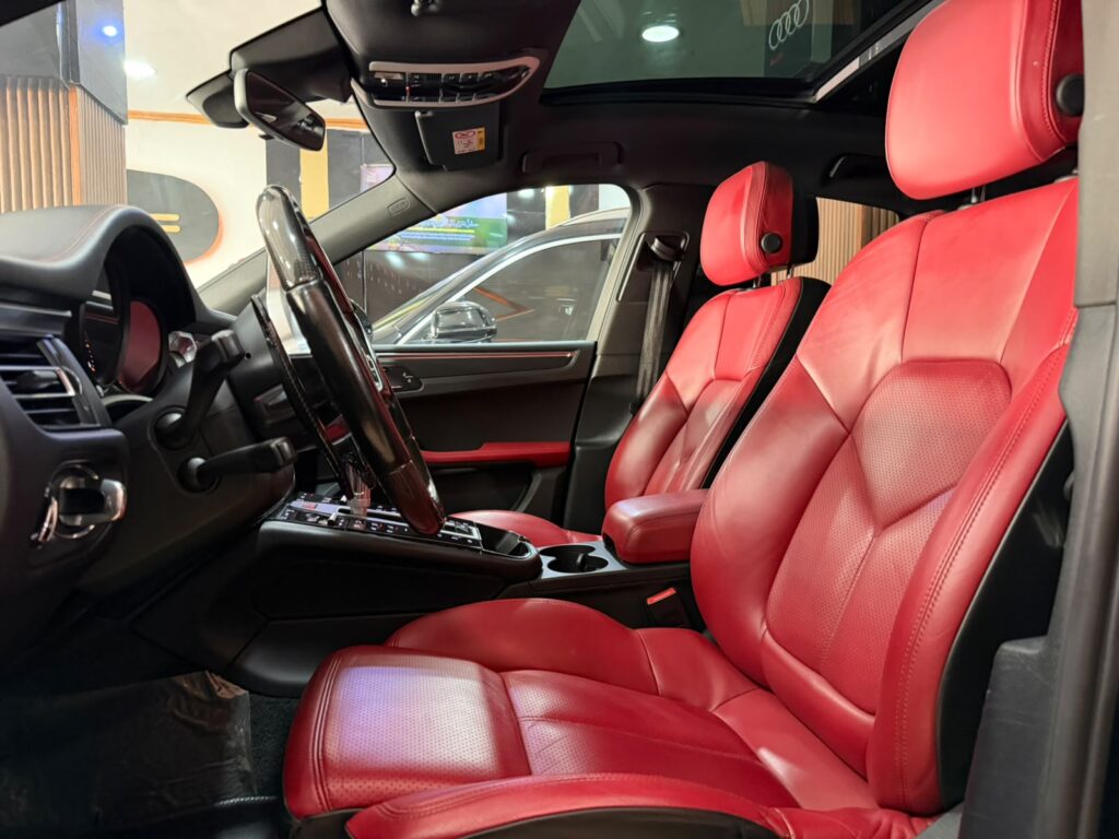 PORSCHE MACAN S