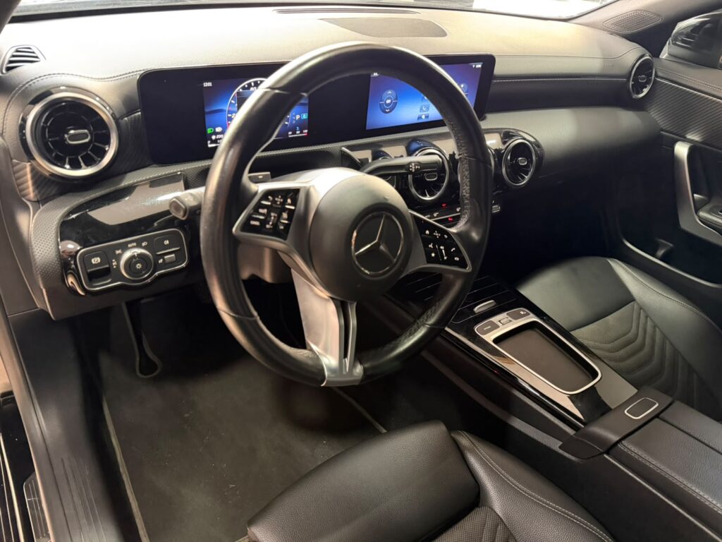 MERCEDES-BENZ CLASSE CLA 220d
