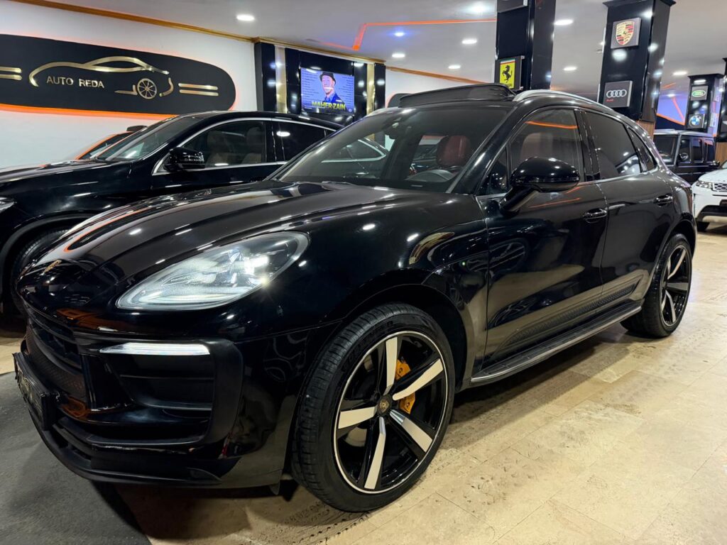PORSCHE MACAN